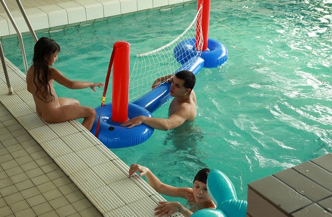 Photos nudists swimming in the pool