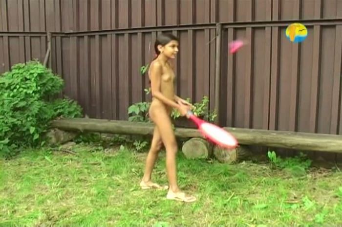 European nudism video - Poruba girls afternoon